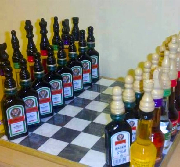 картинка Алкогольные шахматы от магазина Одежда+