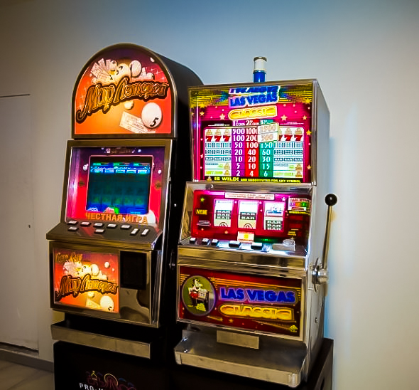 картинка Кнопочные игровые автоматы от магазина Одежда+