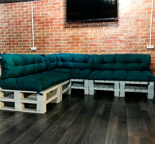 картинка Угловой диван из обожжённых паллет от магазина Одежда+