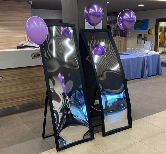 картинка Кривые зеркала от компании Рент-Бери