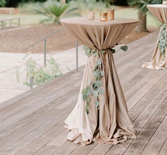 Скатерть круглая бежевая для коктейльного стола рис 6