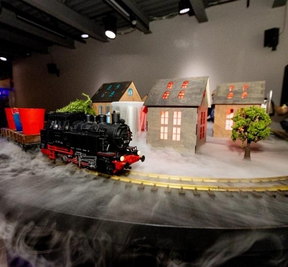 картинка Бар с железной дорогой от компании Рент-Бери