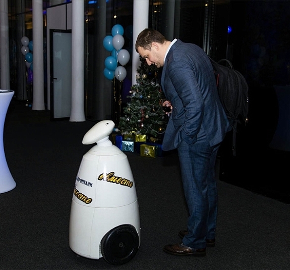 картинка Робот на мероприятие от компании Рент-Бери