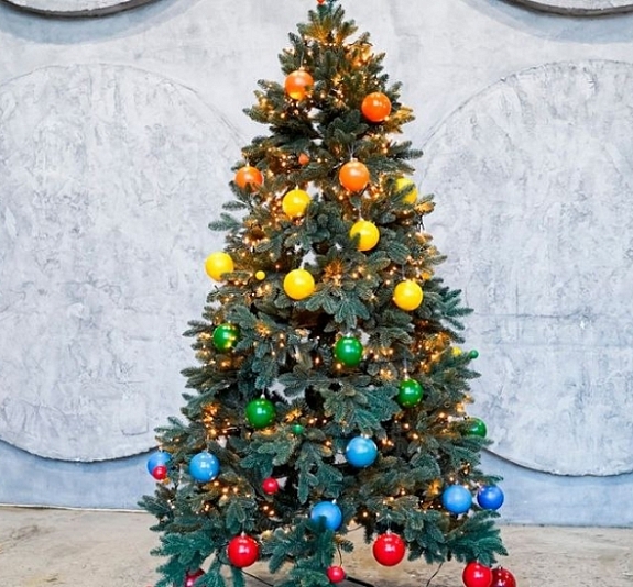 картинка Искусственная ель в стиле «Радуга» от компании Рент-Бери