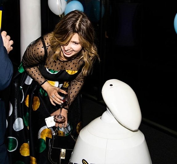 картинка Робот на мероприятие от компании Рент-Бери