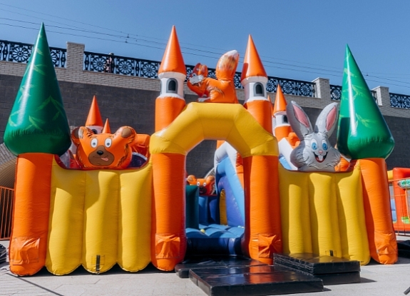 Батут с горкой "Русские сказки"