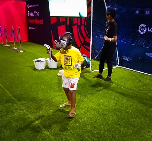 картинка Футбол в VR очках от компании Рент-Бери