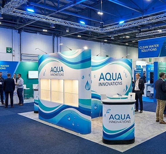 Поп Ап стенд с Шоукейсами рис 1