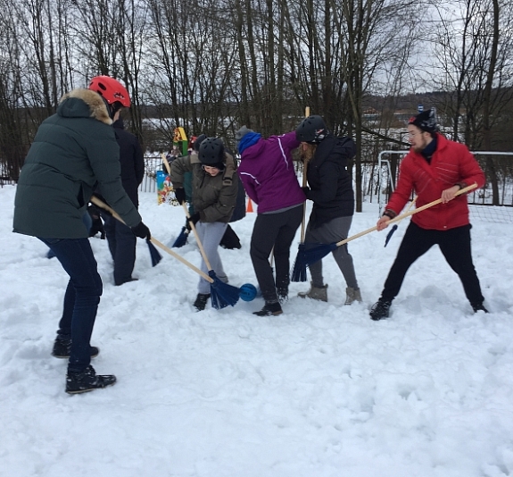 картинка Хоккей с метлами от компании Рент-Бери
