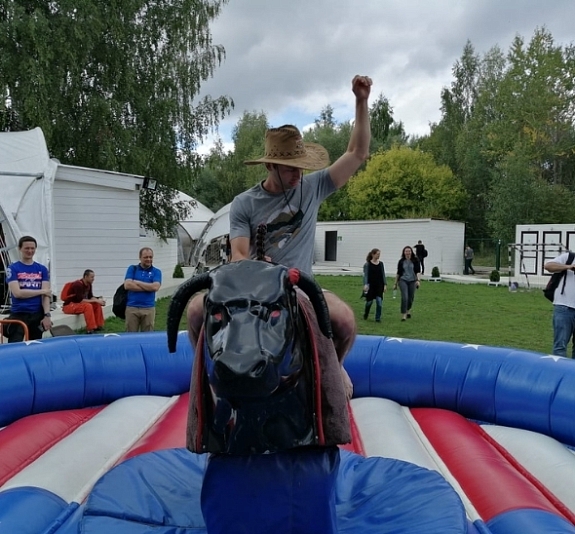 картинка Аттракцион Бык Родео от компании Рент-Бери