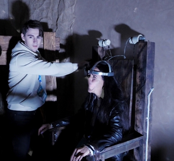 Фотозона «Электрический стул» рис 1