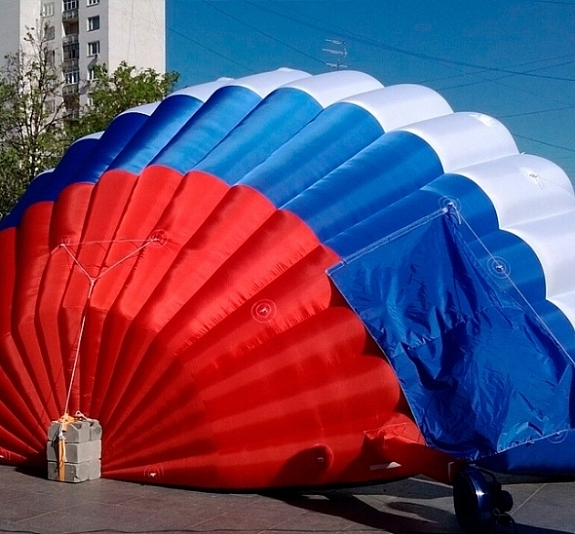 картинка Сцена ракушка надувная  "Триколор" 6х3 от компании Рент-Бери