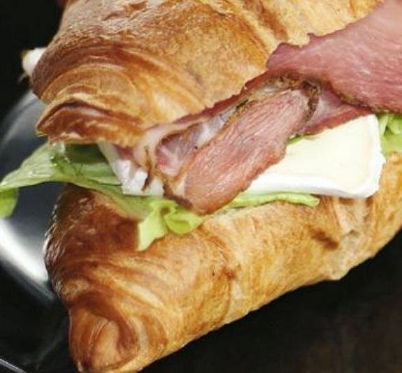 Круассан с бужениной и ким-чи кремом рис 3