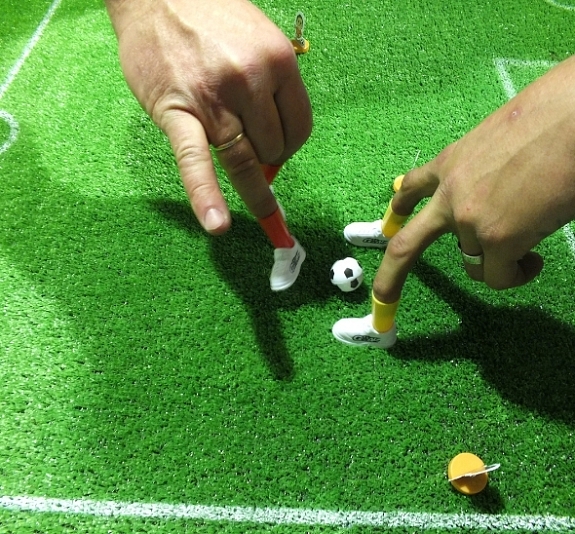 Футбол на пальцах рис 1