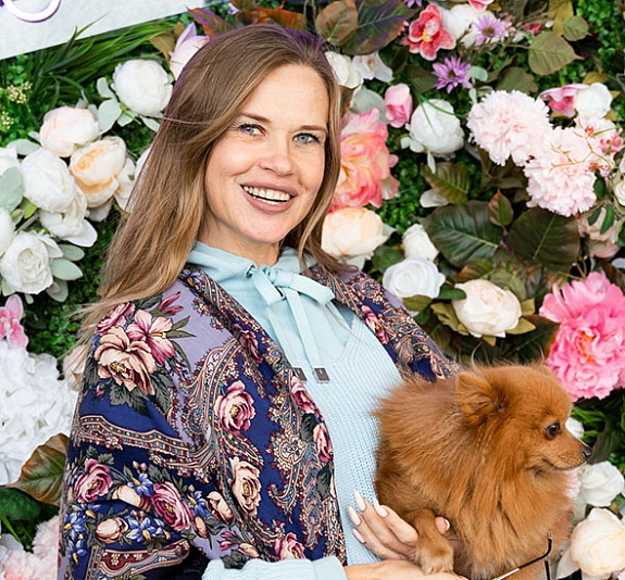 Цветочная стена Голубые розы рис 1