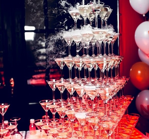 Пирамида из шампанского 286 бокалов (11 ярусов) рис 5