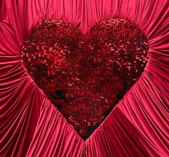 Фотозона Сердце из ткани рис 1