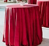 Скатерть красная круглая для коктейльного стола рис 2