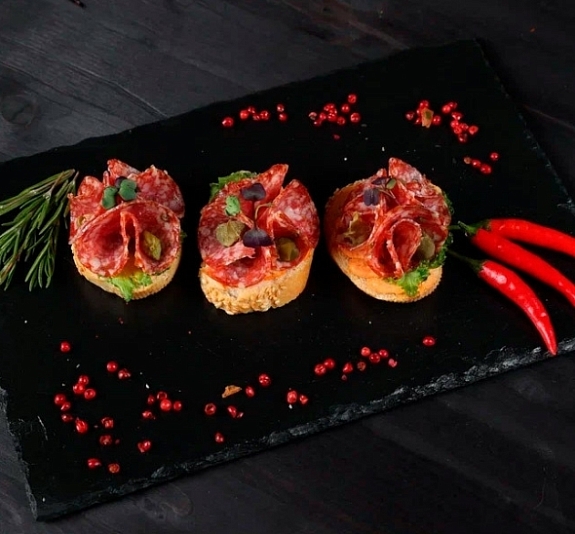 Брускетта с салями Милано рис 3