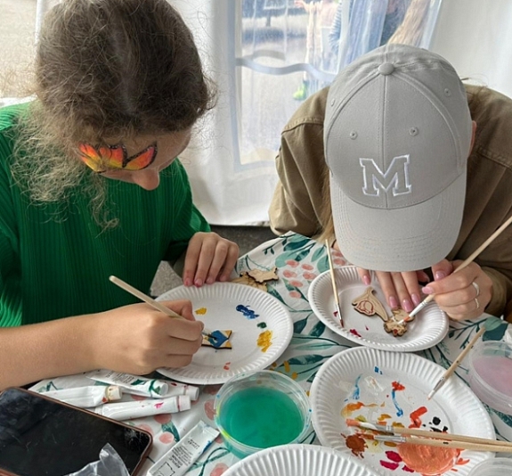 Мастер-класс «Роспись деревянных значков» рис 3