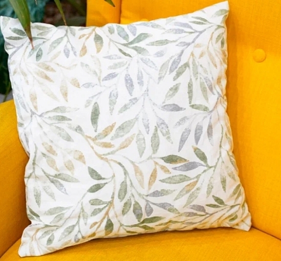 Декоративная подушка с зелёными листьями рис 2