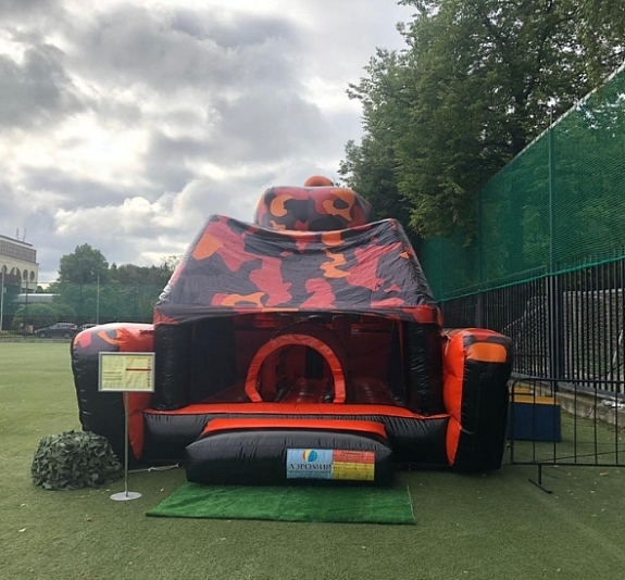 картинка Батут "Танк" от компании Рент-Бери