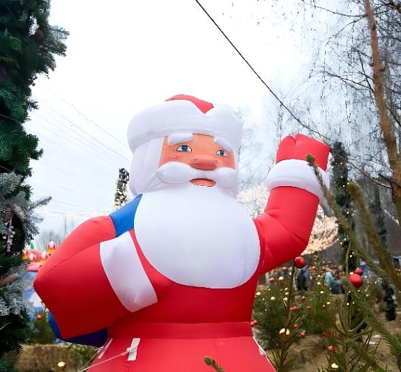 картинка Дед Мороз надувной от компании Рент-Бери