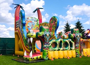 Большой батут с горкой "Акуна Матата"