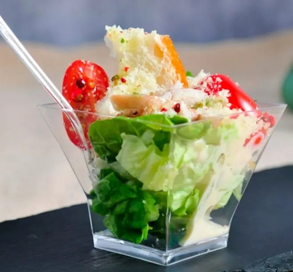 картинка Салат "Цезарь" с курицей от компании Рент-Бери