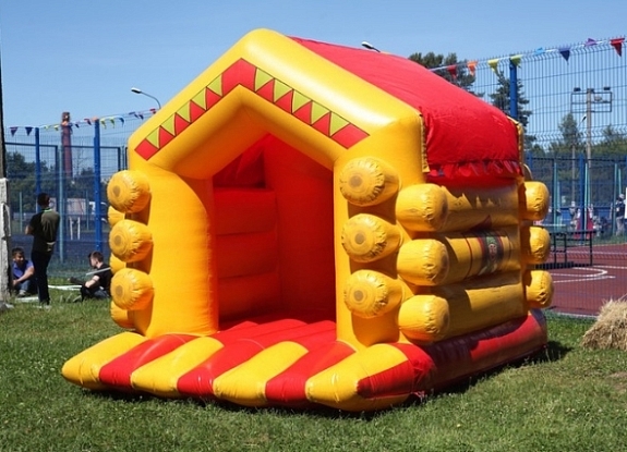 картинка Батут "Избушка" от компании Рент-Бери