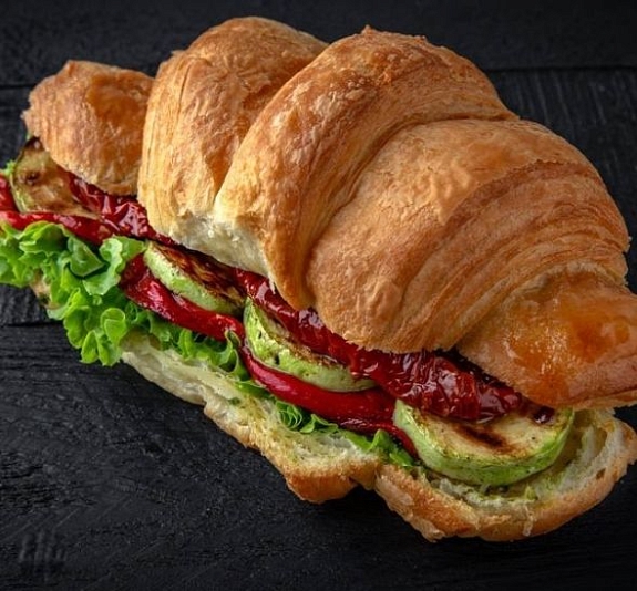 Круассан с овощами WOK рис 1