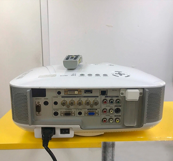 картинка Проектор Sanyo PLC-XF45 от компании Рент-Бери