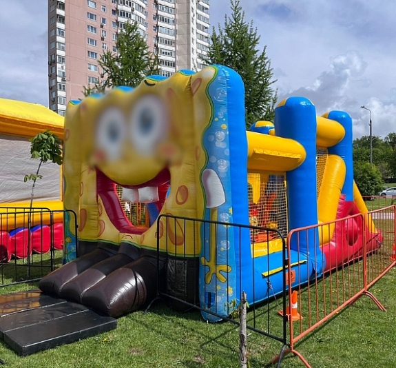 Батут с горкой "Губка" рис 2