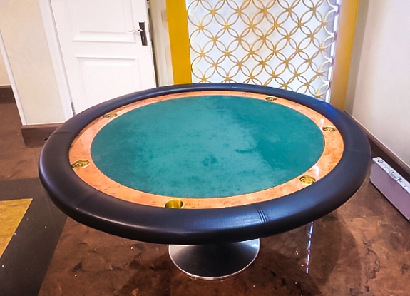 картинка Карточный стол от компании Рент-Бери