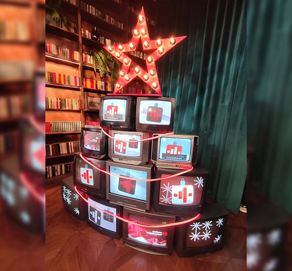 картинка Фотозона Ретро ТВ Ёлка от компании Рент-Бери