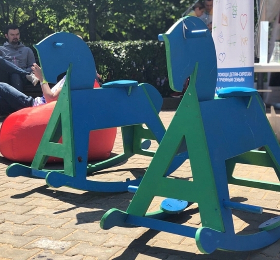 картинка Деревянная лошадка от компании Рент-Бери