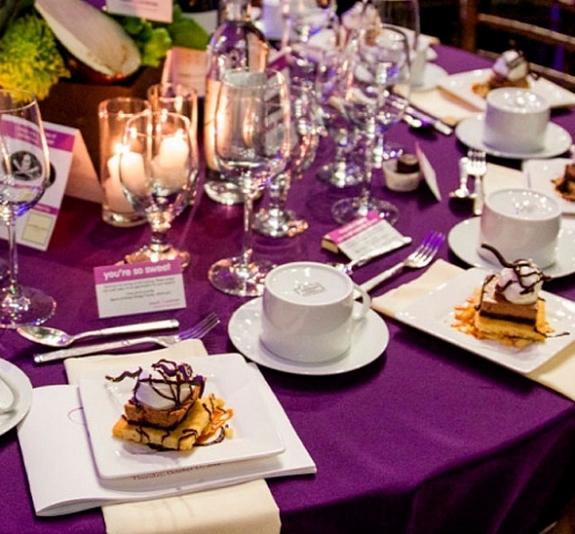 Наперон для круглого стола фиолетовый 2,2м рис 1