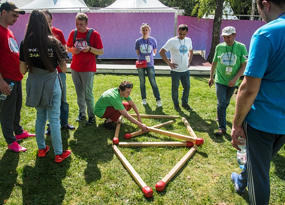 Эстафета из дерева