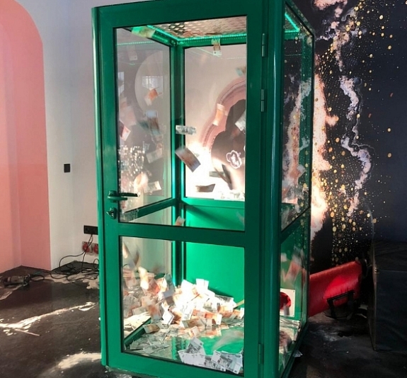 картинка Аттракцион "Денежная кабина" от компании Рент-Бери
