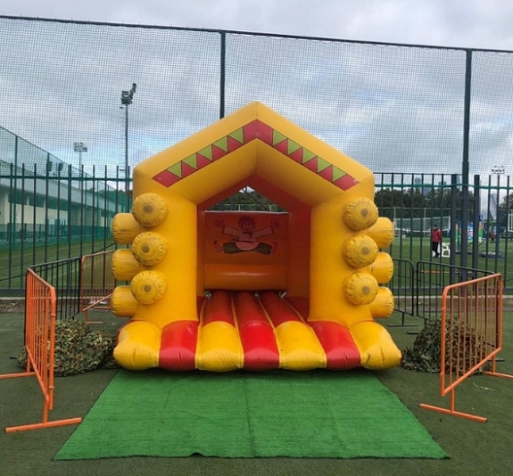 картинка Батут "Избушка" от компании Рент-Бери