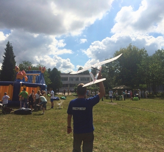 Радиоуправляемый самолет рис 4