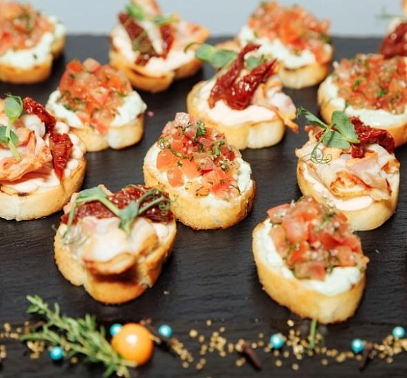 картинка Фуршет готовый от компании Рент-Бери