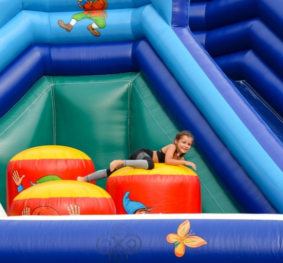 Надувная горка "Альпы" рис 1