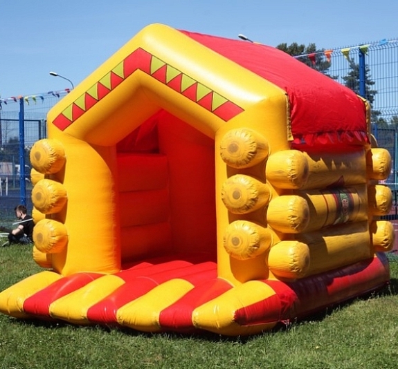 картинка Батут "Избушка" от компании Рент-Бери