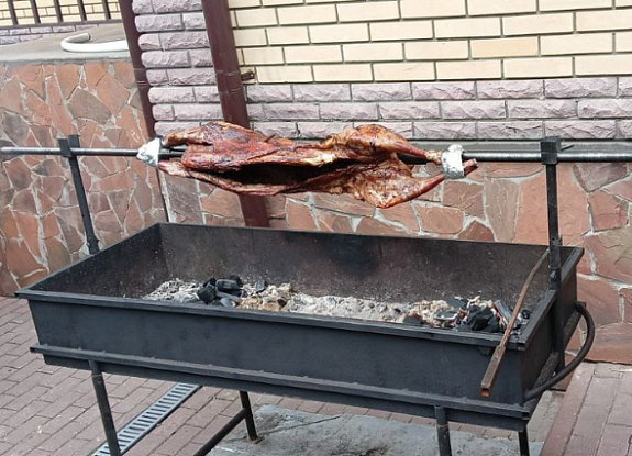 картинка Мангалы с вертелом от компании Рент-Бери