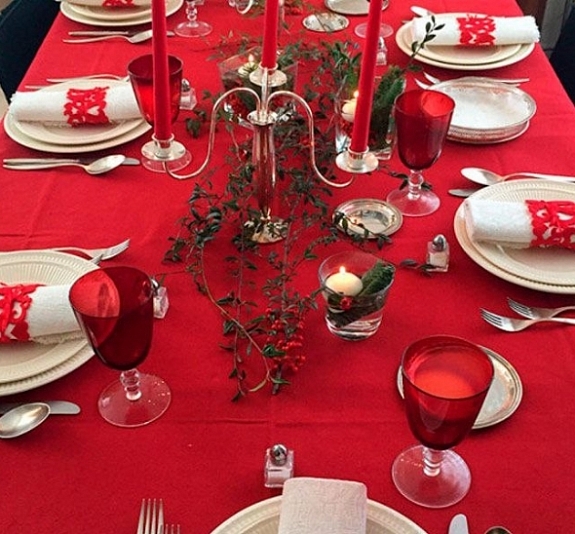Скатерть прямоугольная красная рис 3