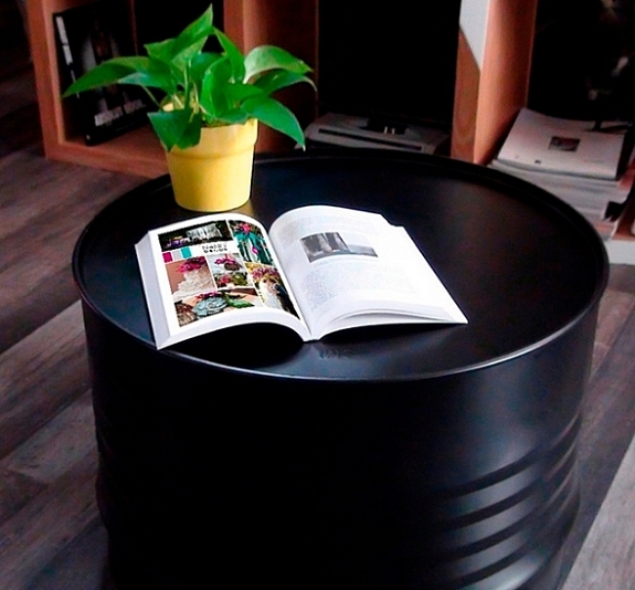 Стол журнальный из бочки чёрный рис 1