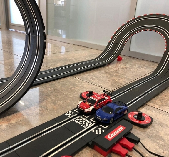 картинка Машинки Слот-кары от компании Рент-Бери