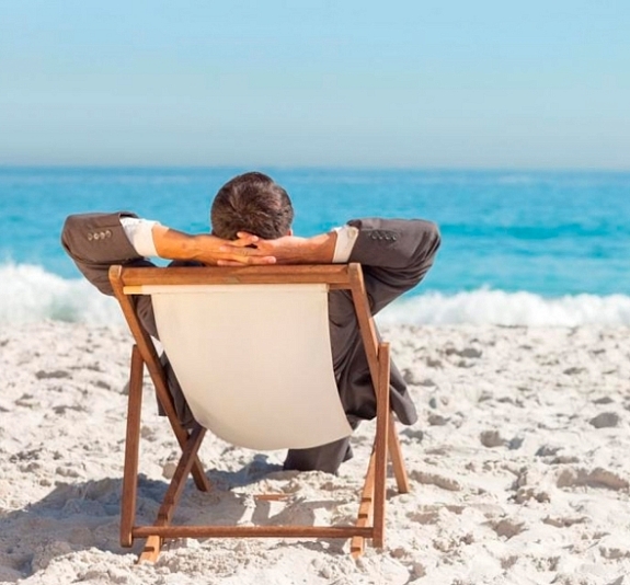 Бежевый шезлонг рис 3