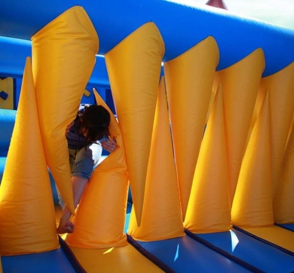 Батут замок "Челюсти" рис 3